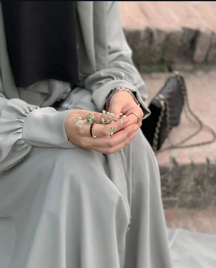 Nisa Abaya With Stoller