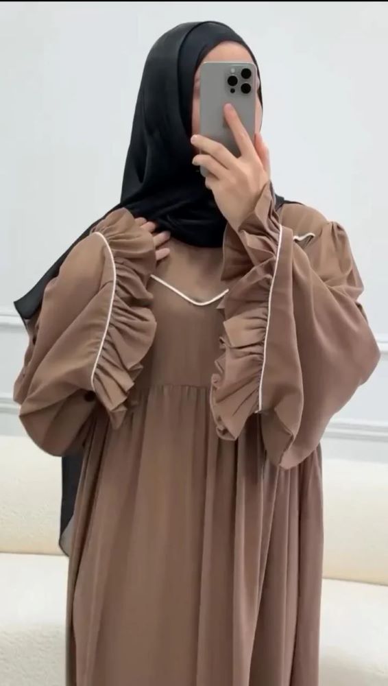 Ayse Flarey Abaya with stoller